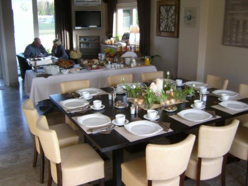 B&B De Edelsteen ซูเทนดาล ภายนอก รูปภาพ