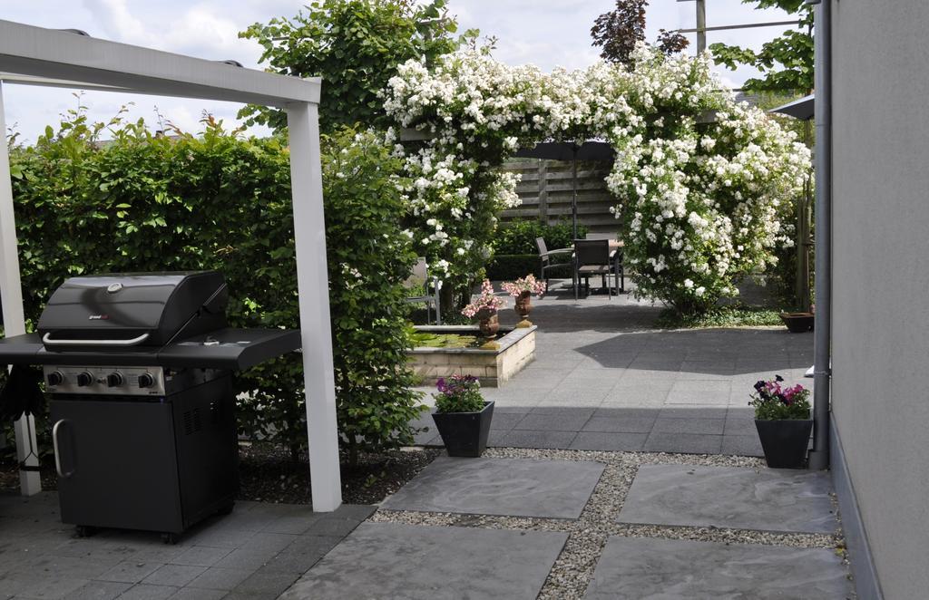 B&B De Edelsteen ซูเทนดาล ภายนอก รูปภาพ